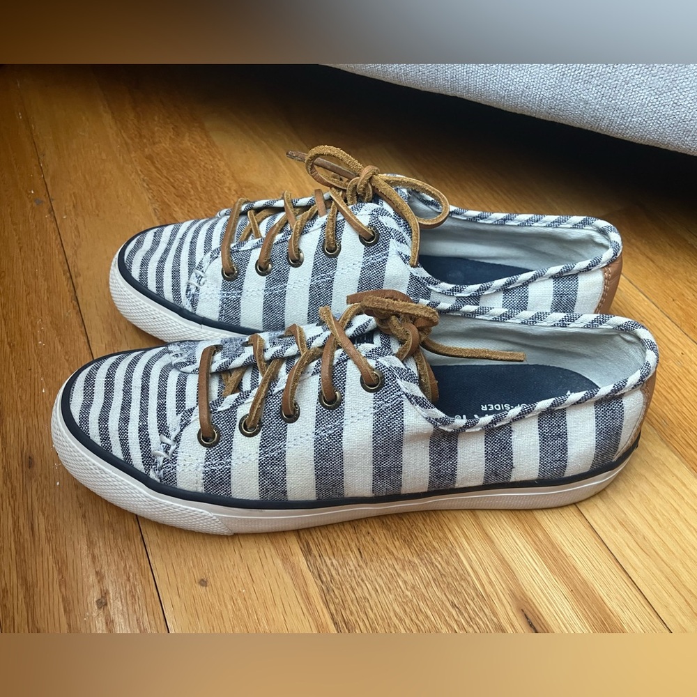 Sperry Top-Sider 6.5 women’s white & blue striped canvas shoes, leather accents